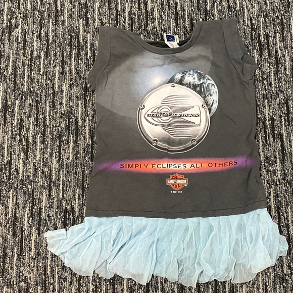 DRESSES - Picture 2 of 4